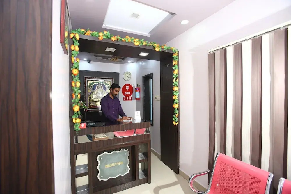 OYO 7810 Keshiv Galaxy Inn