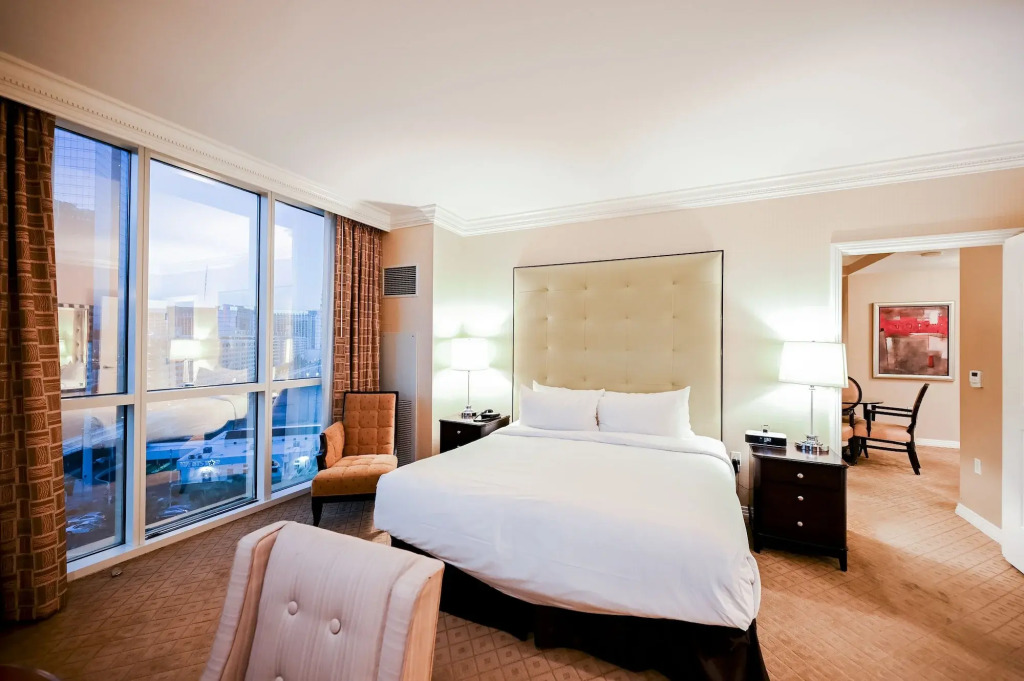 StripViewSuites at Signature