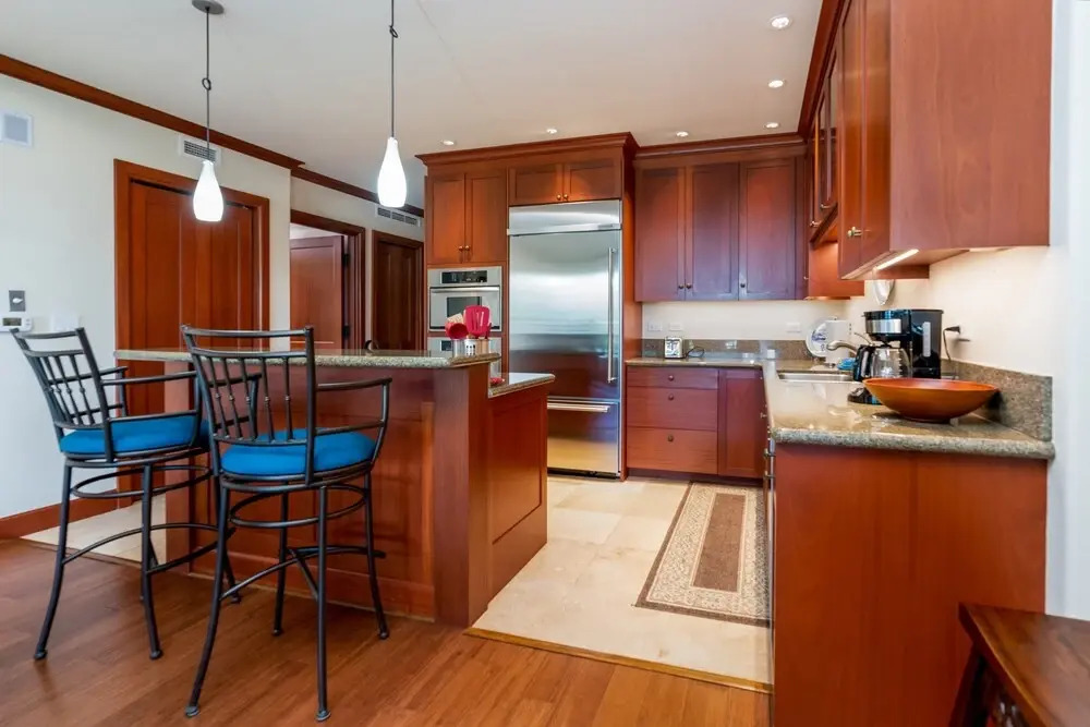 Kolea Circle #16e 2 Bedroom Condo by RedAwning