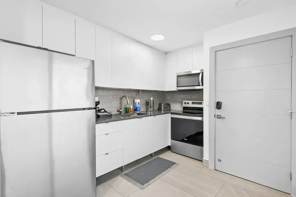 Unique Retreat - Unit C: Charming 2nd-floor Escape