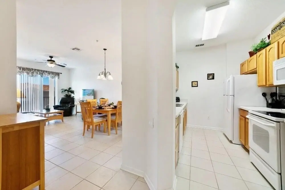 10 Min. To Disney - Gated Resort With Large Heated 2 Bedroom Condo by RedAwning, Kissimmee