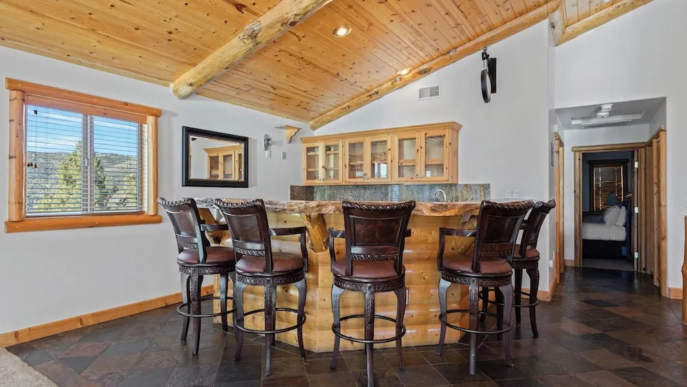 Starlight Retreat by Avantstay Gorgeous Log Style Home w Incredible Views