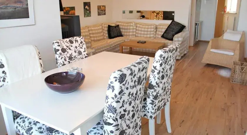 Eyjasol Apartment Hverafold