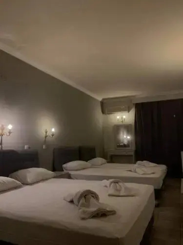Mironi & Victoria