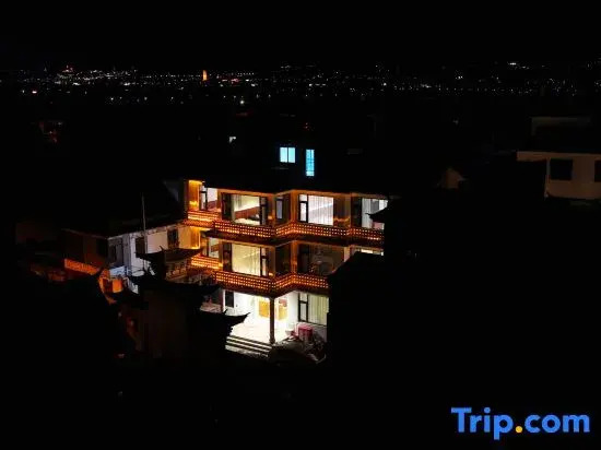Dali Yuguang ・ Yunlu Scenic Apartment (Erhai Lake S Bay Ecological Corridor)