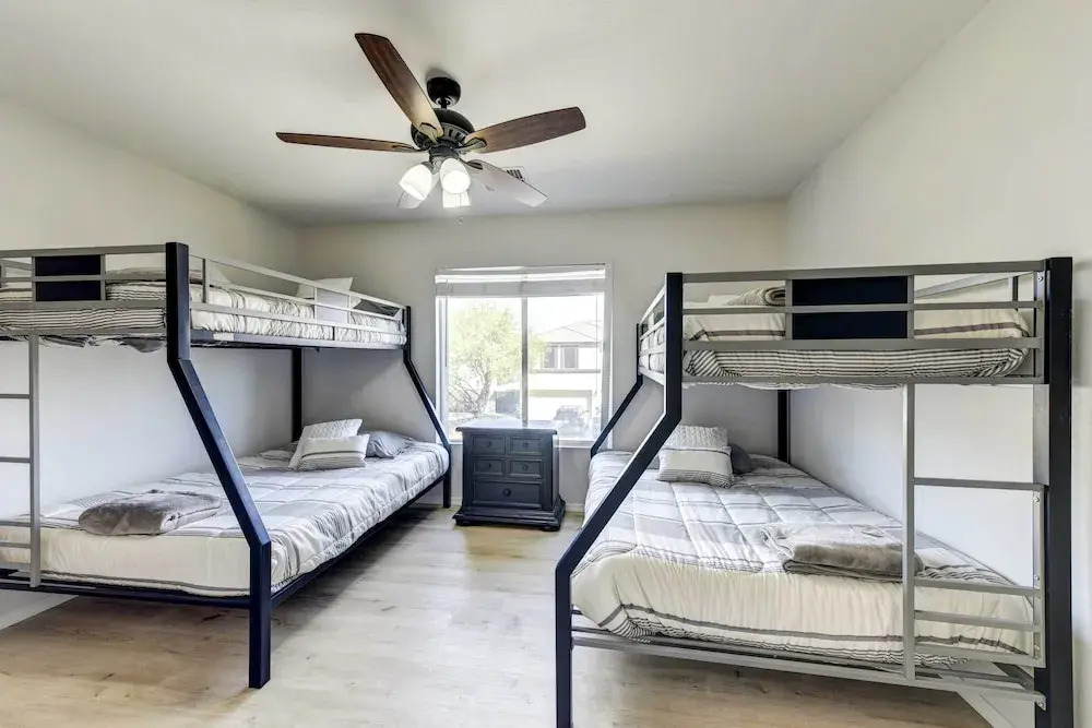 Putting Green, Pool & Spa: Home in Queen Creek