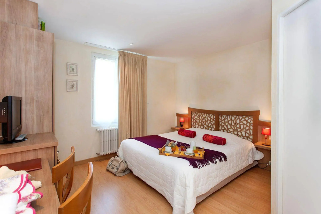Auberge du Poids Public Logis Hotel