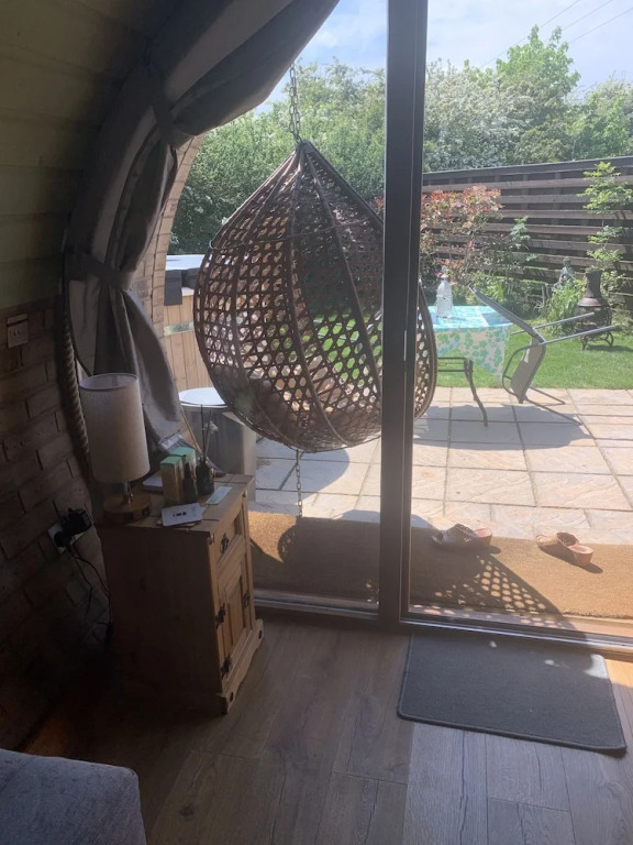 Cosy Escape Heated Luxury pod With hot tub
