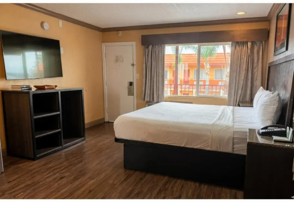 Om Park Inn and Suites El Cajon near San Diego