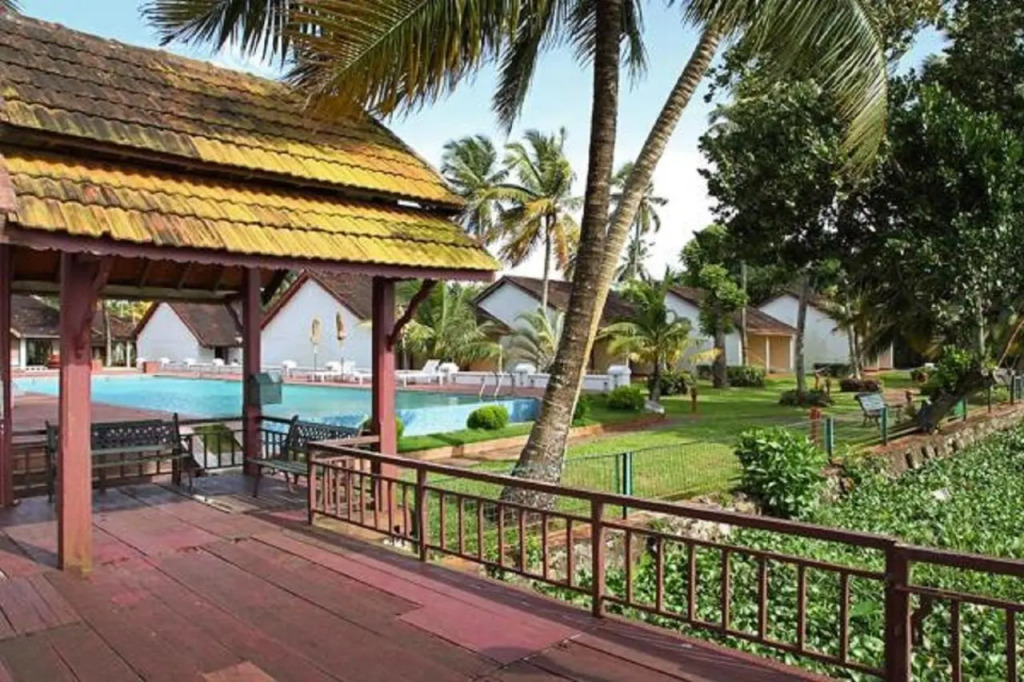 Abad Whispering Palms