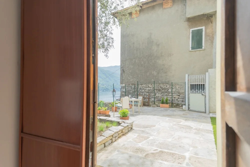 La Quiete in Laglio With 2 Bedrooms and 1 Bathrooms
