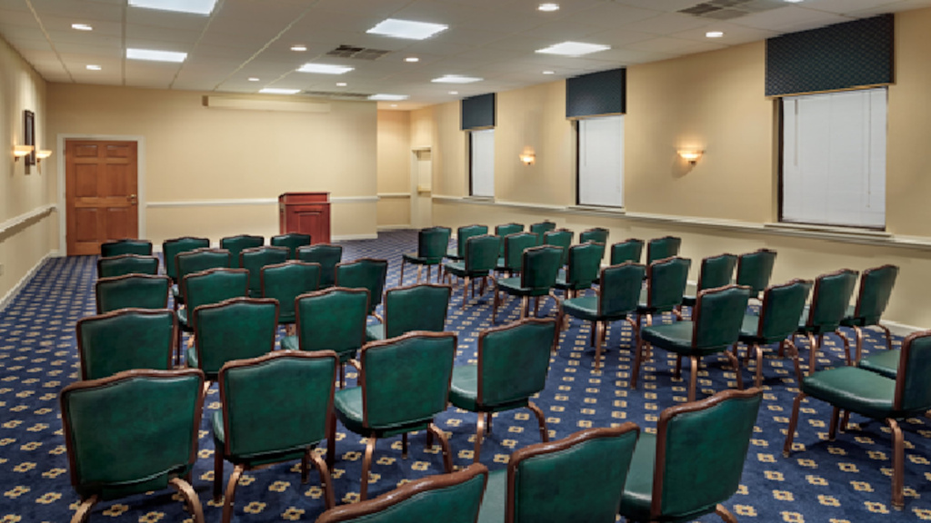 Red Roof Inn & Suites Newport News
