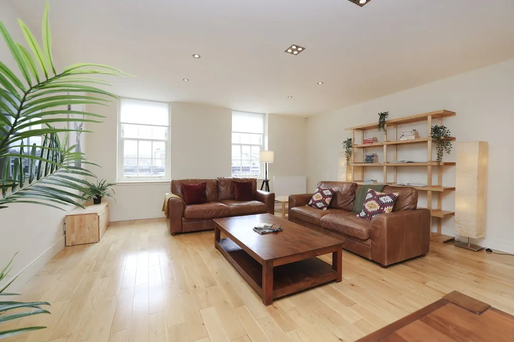 JOIVY Executive 2-Bed Apt With Stunning Roof Terraces
