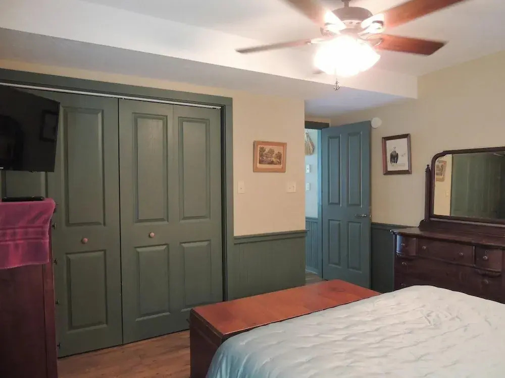 Grey Log #383358 - 1 Br Home