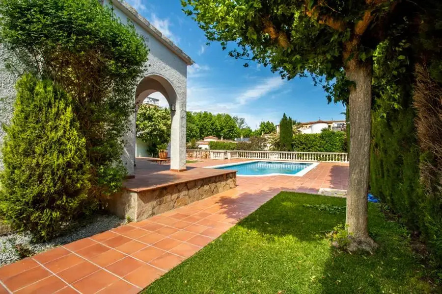 2005 Villa Freser al canal para 6 personas by homeselectspain