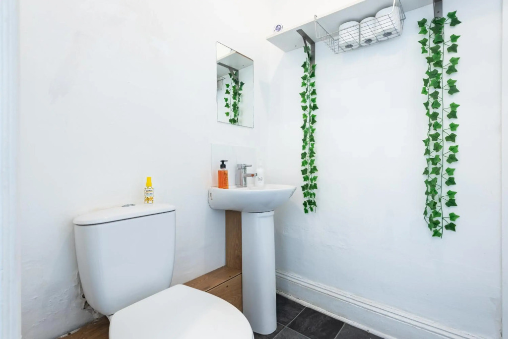 Favour Spacious Inn By Jesouth