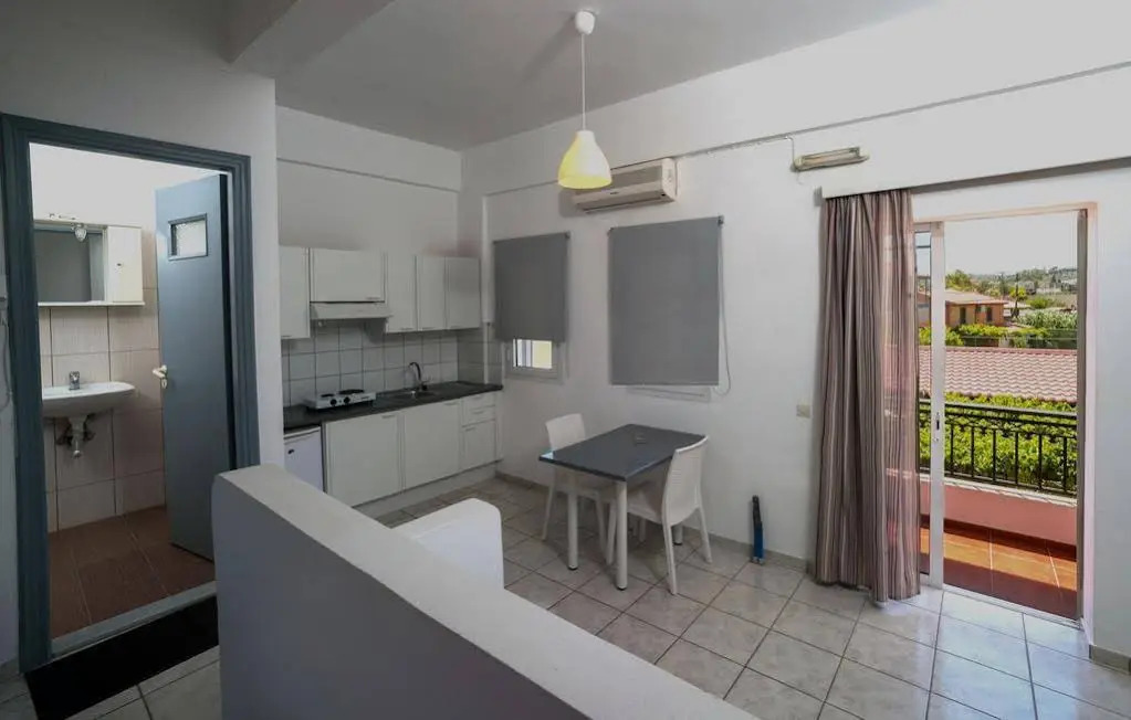 Yannis Apartments