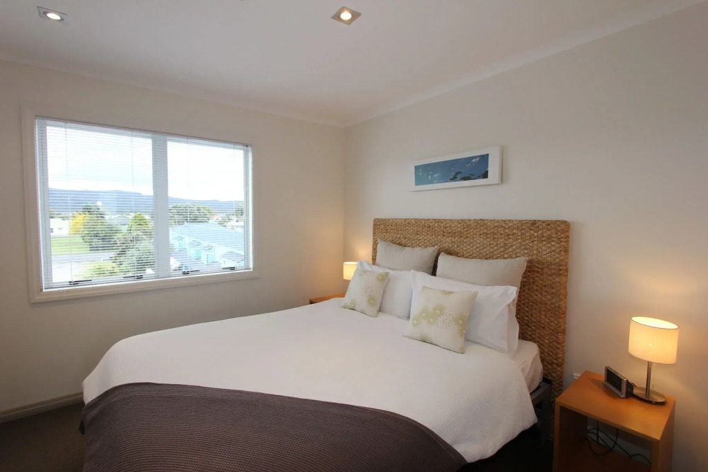 Crows Nest Apartments