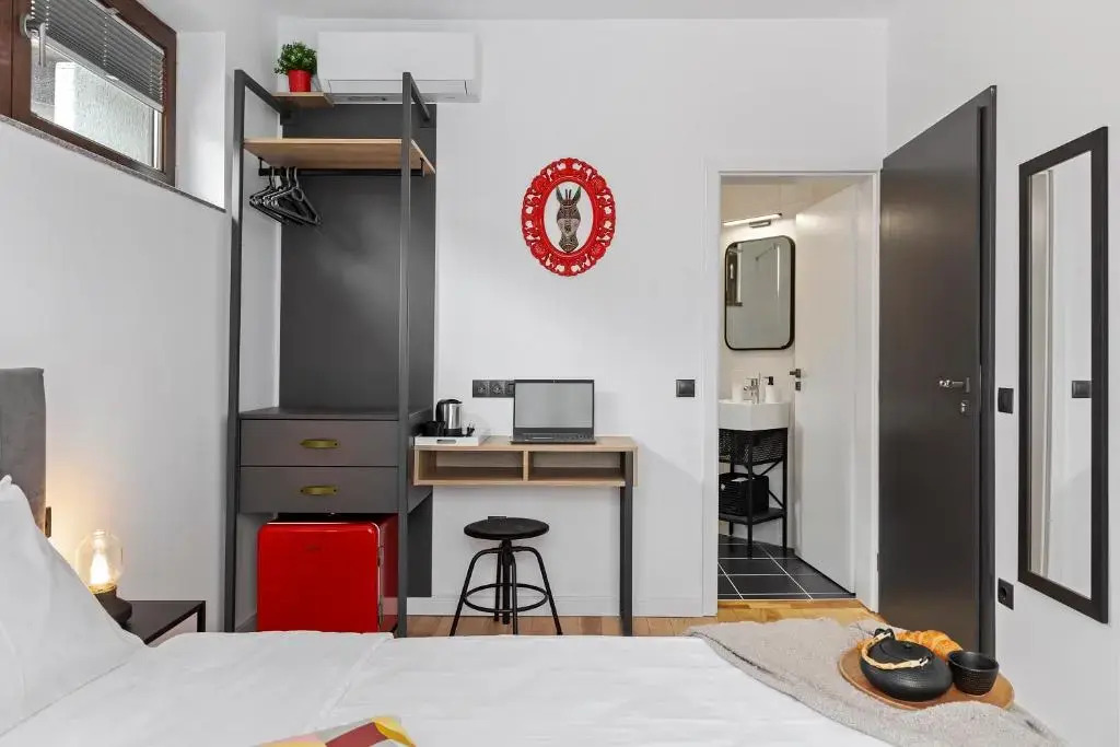 6Rooms