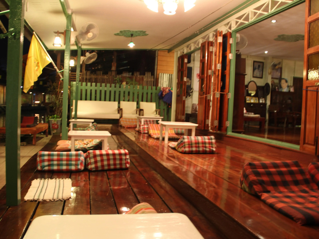 Baanklong Amphawa Homestay
