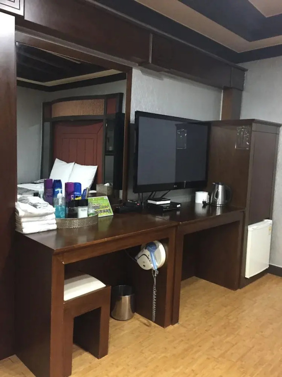 Equus Motel