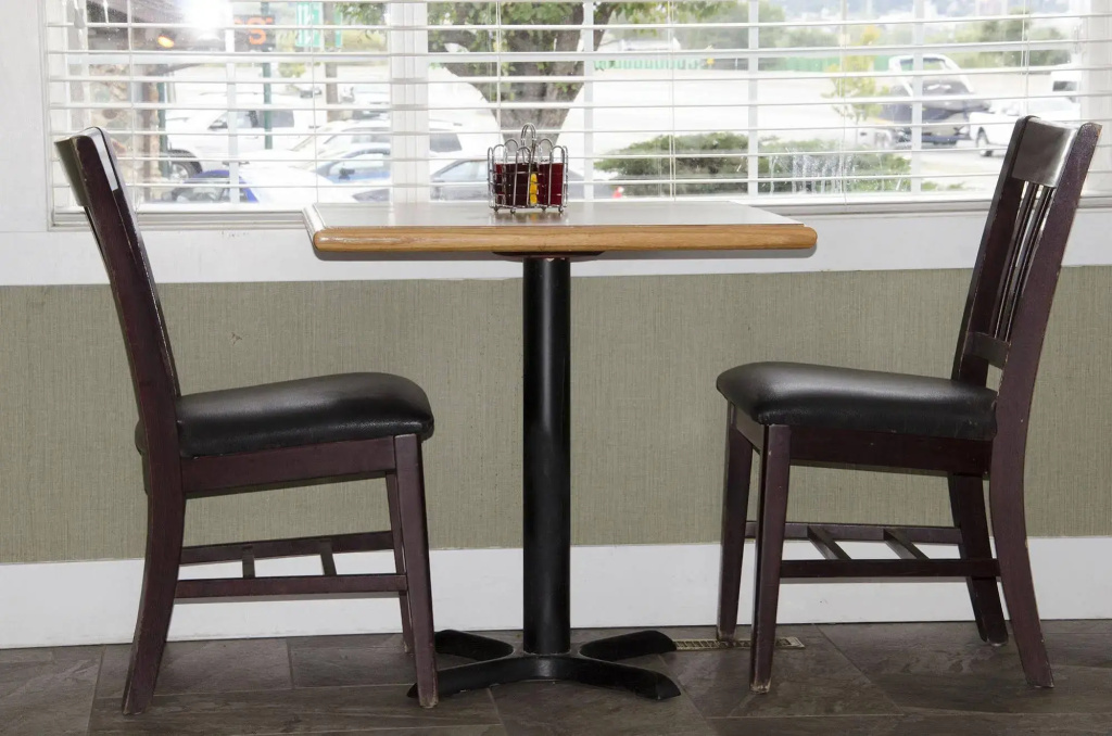 Econo Lodge Inn & Suites Kamloops