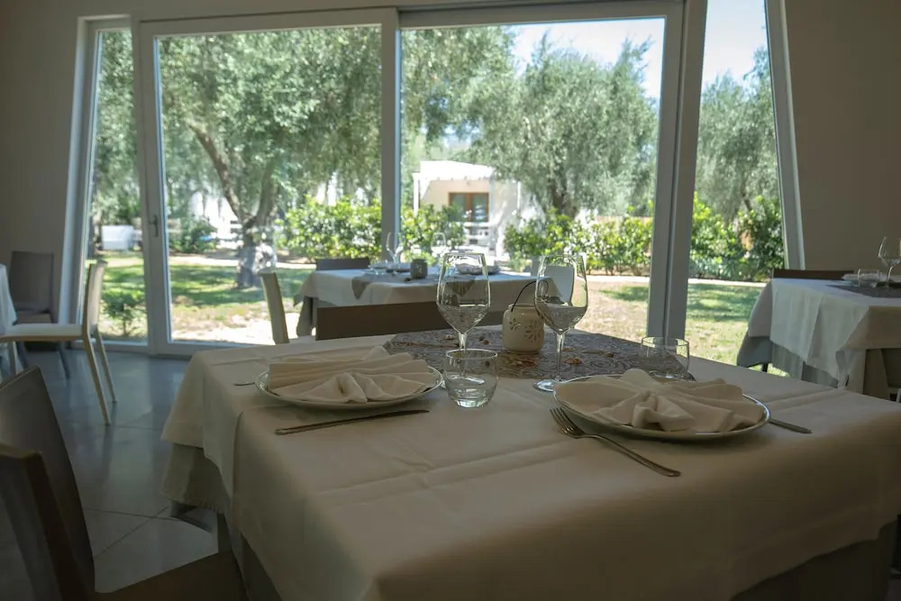 Ferienwohnung ulivo mit Pool und Privatstrand