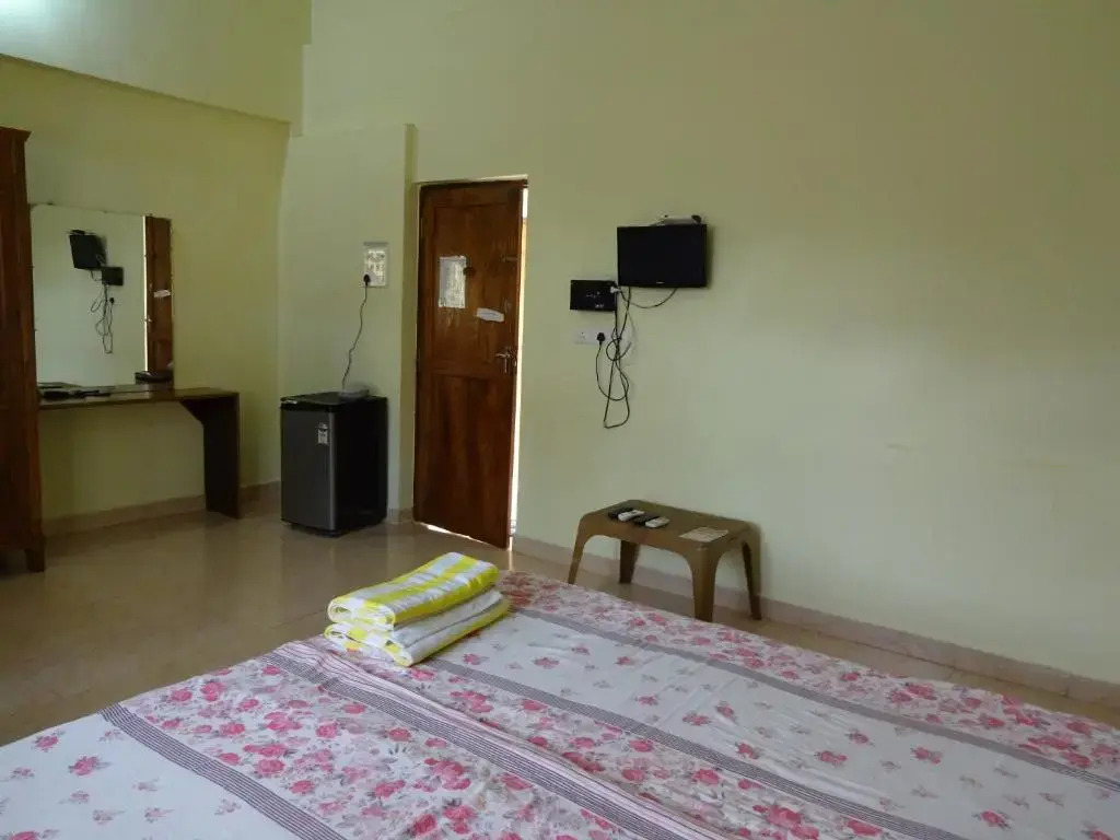 OYO 22847 Lobo's Guest House