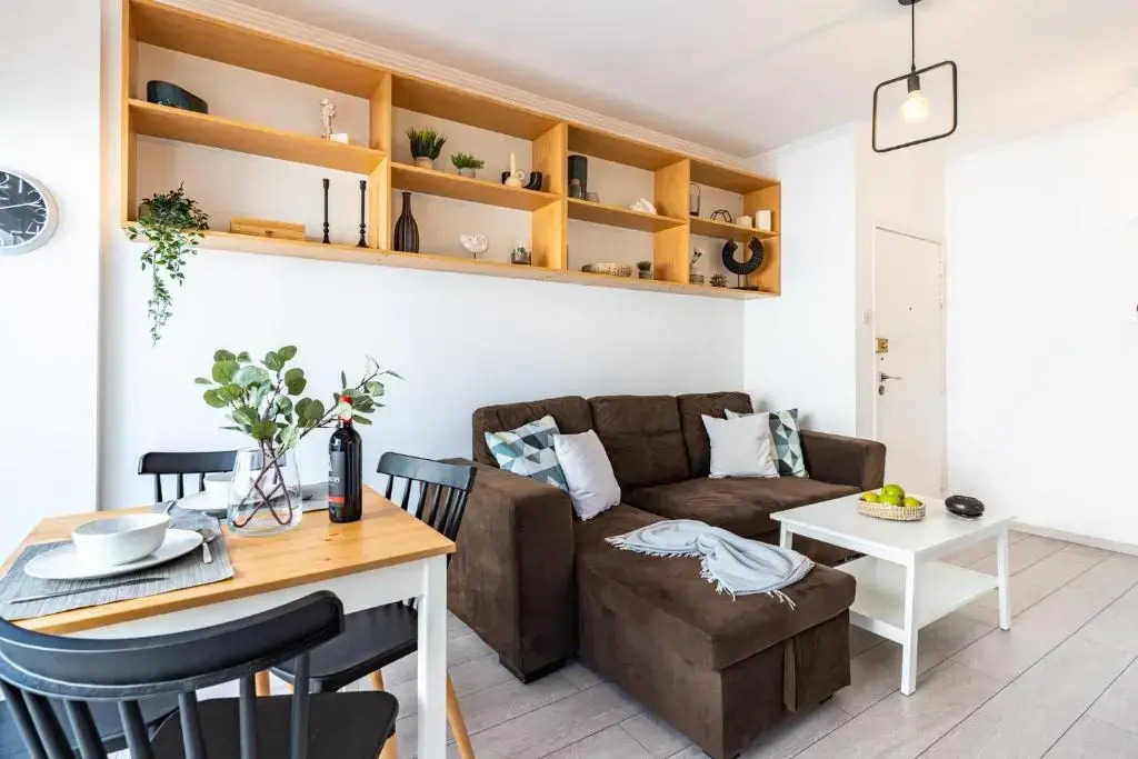 Rustic 1-BR Apt in Mackenzie-Larnaca