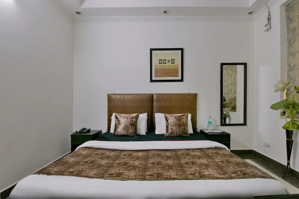 Diamond Stays By OYO Rooms