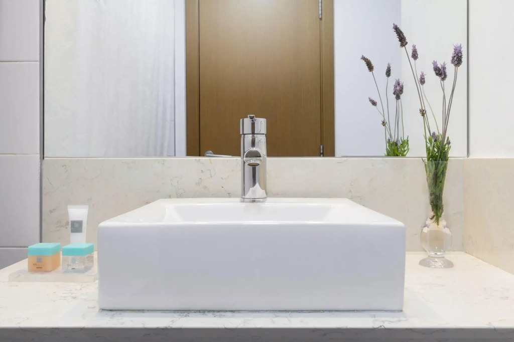 Real Colonia Hotel & Suites