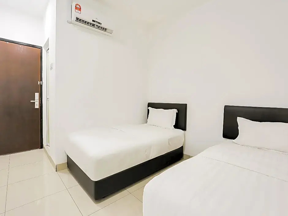 Rich Hotel