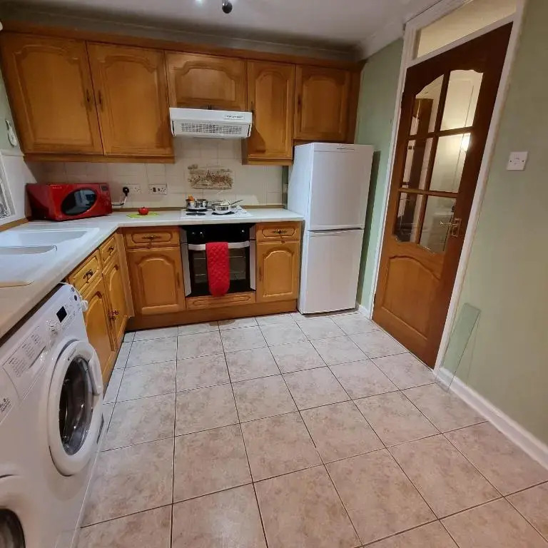 PREMIER - Whifflet Apartment