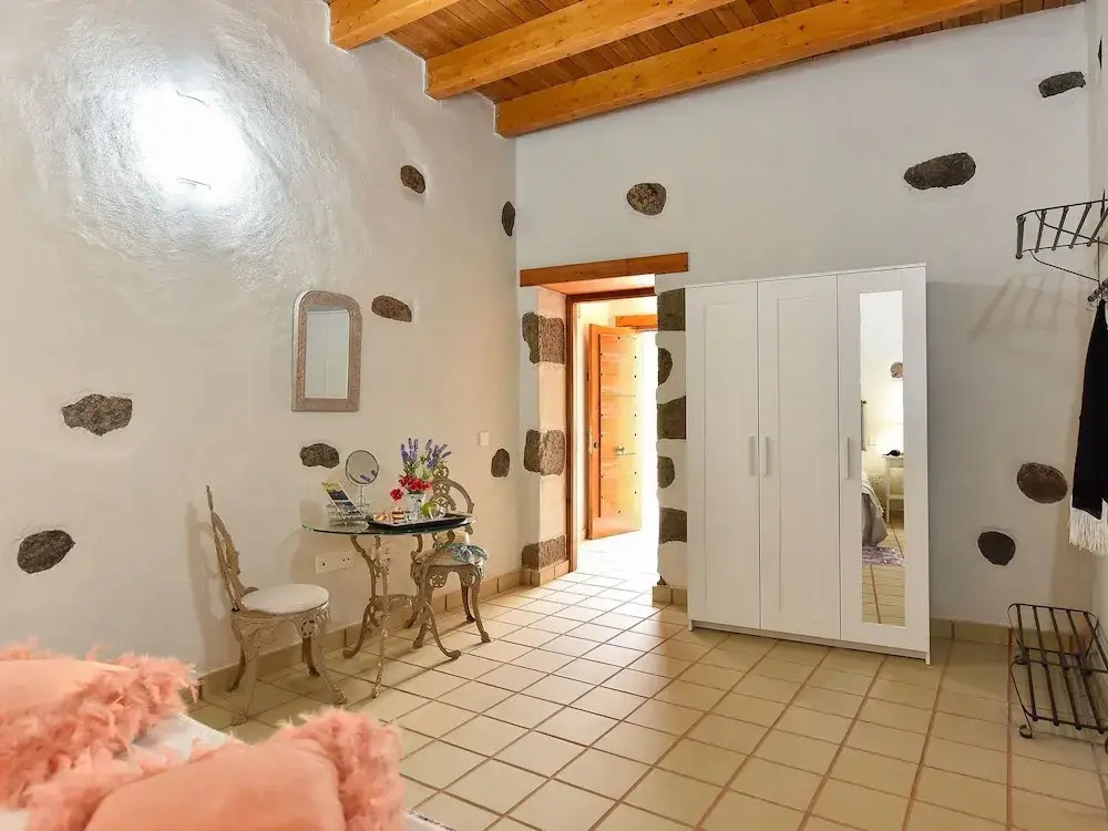 Authentic Holiday Home, Ground Floor Level, With Private Pool and Large Terrace