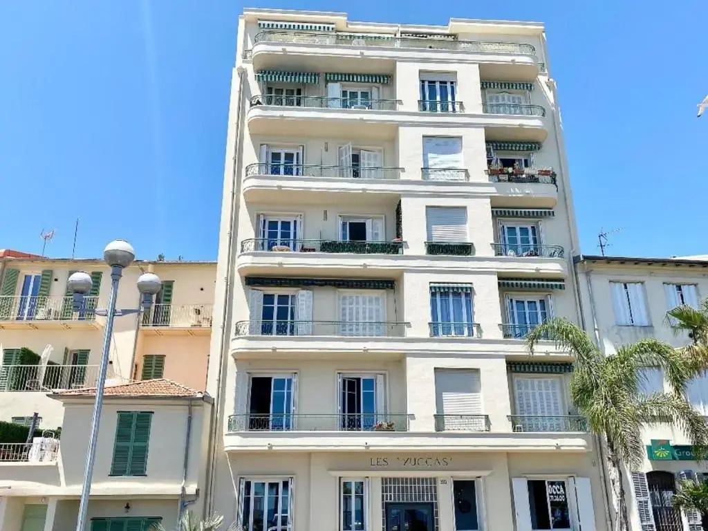 Sea Front Suite - Panoramic View with Terrace - 85 M