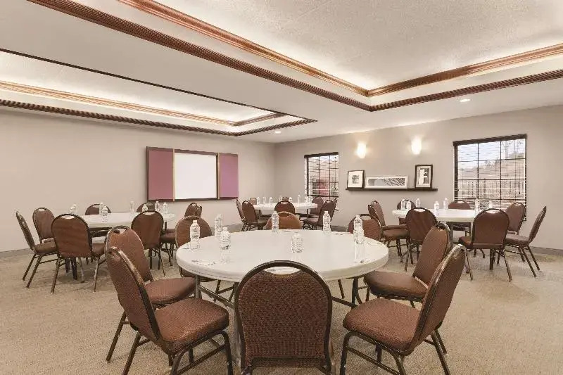 Country Inn & Suites by Radisson, Griffin, GA