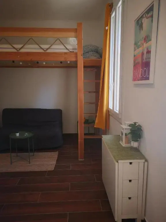 Agreable Studio Renove Avec Place de Parking
