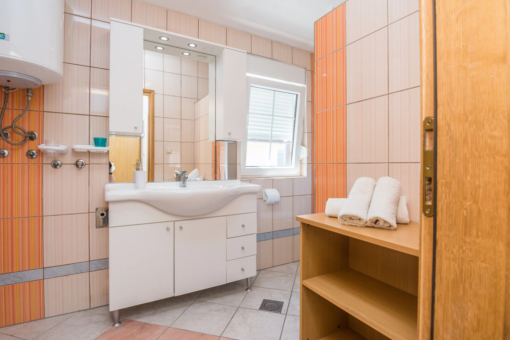 Seaview Apartment Varga 3
