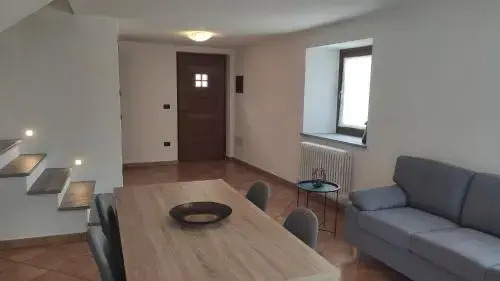 Tra Montagna E Citta