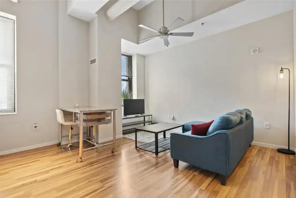 Lavish Best Central Location with Unmatched Amenities 407