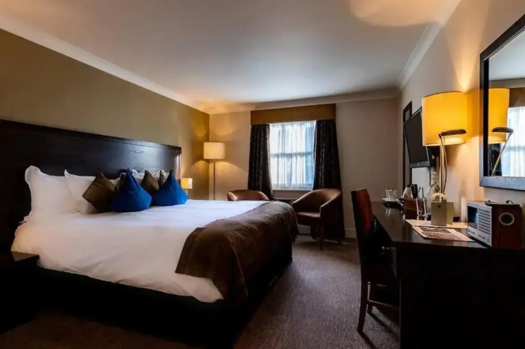 Rose And Crown Hotel