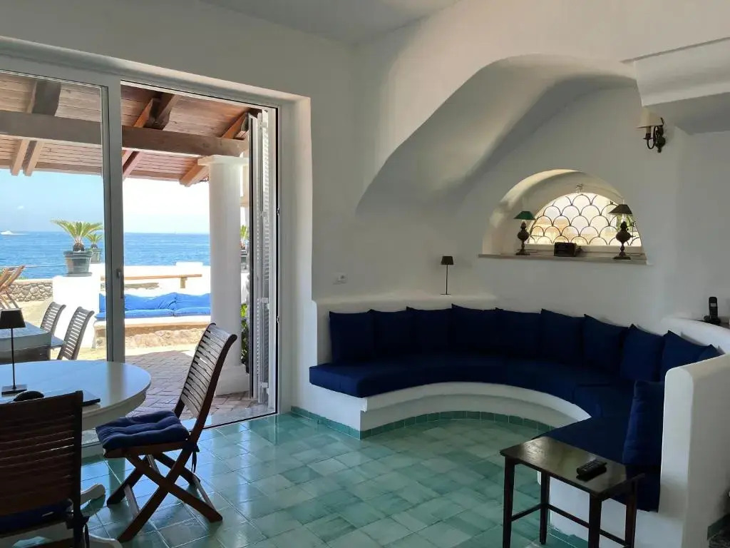 Nelinda Waterfront Accommodation