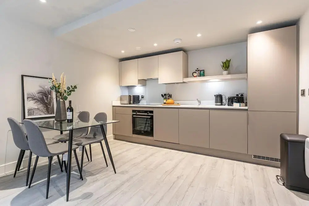 New 2 Bed 2 Bath Apartment Gym and Cinema Room - Birmingham City Centre