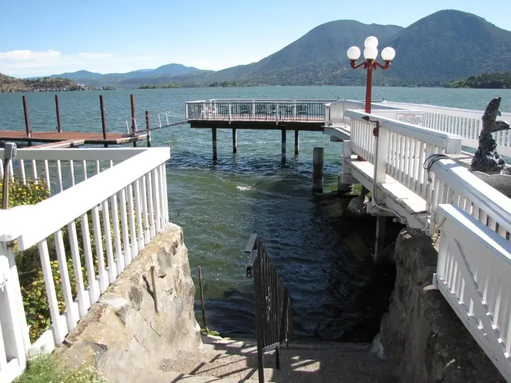 Lake Place Resort