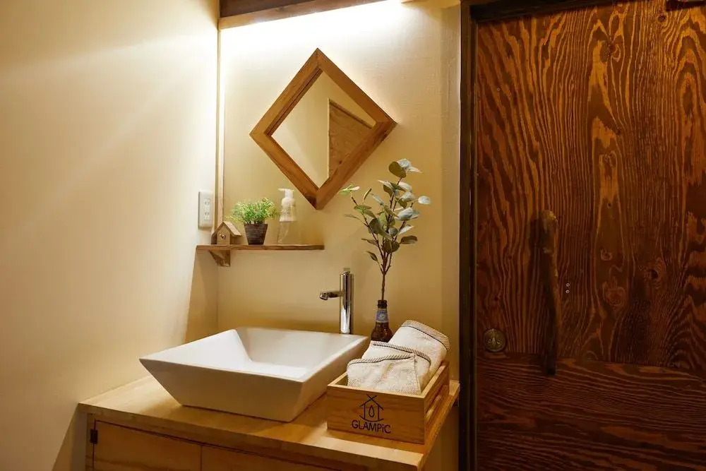 GLAMPiC GUESTHOUSE