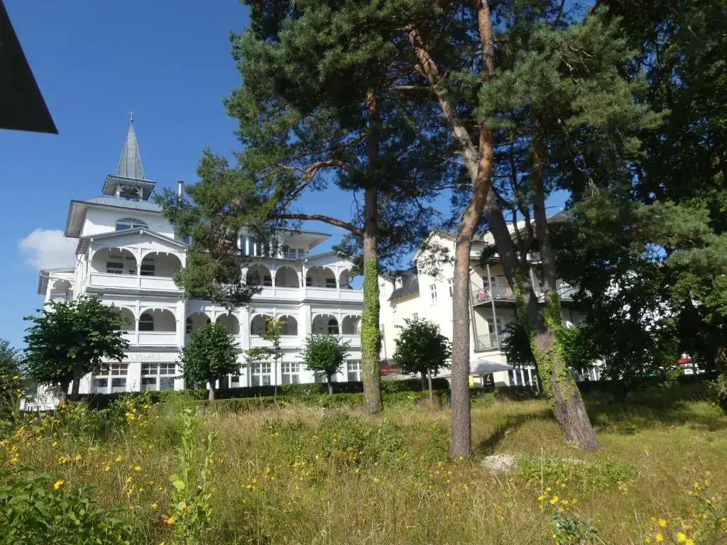 FeWo direkt am Strand mit Balkon und Meerblick, Villa Seeblick, Binz
