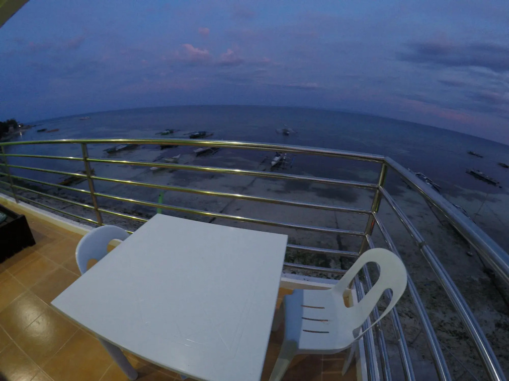 GT Seaside Inn