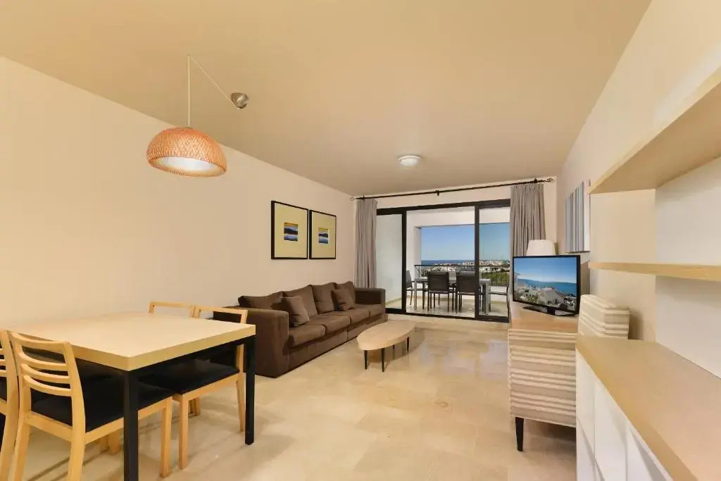 Exclusivo apartamento de 2 dormitorios vista mar lateral