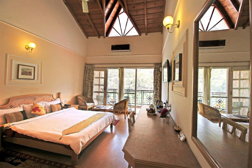 Neelesh Inn - Luxury Lake View Resort with Swimming Pool on Bhimtal Lake