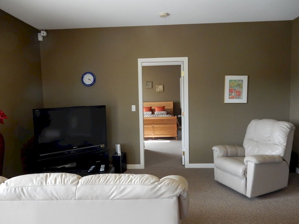 Golf and Lakeview Bed & Breakfast
